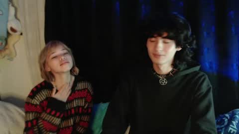 Snapshot of mixipeach chatting on 05-16-26, 04:09 Naomi and Nekorii online show from 05-16-26, 04:09