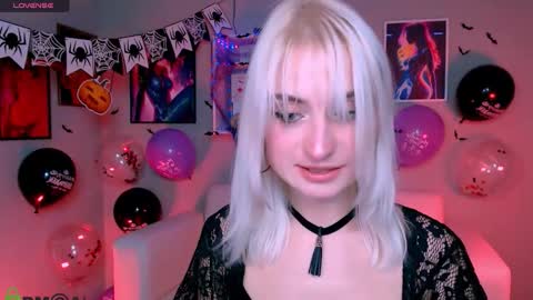 Snapshot of miya_shine chatting on 10-22-25, 07:02 U dream online show from 10-22-25, 07:02
