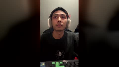 Snapshot of mizukix300 chatting on 05-06-26, 01:14 mizukix300 online show from 05-06-26, 01:14