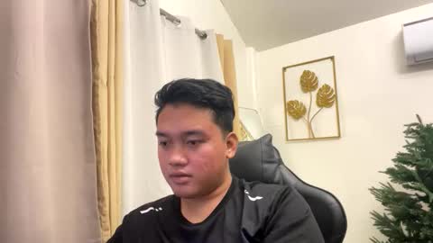 Snapshot of mj_xx7828 chatting on 12-18-25, 12:17 Michole Jay online show from 12-18-25, 12:17