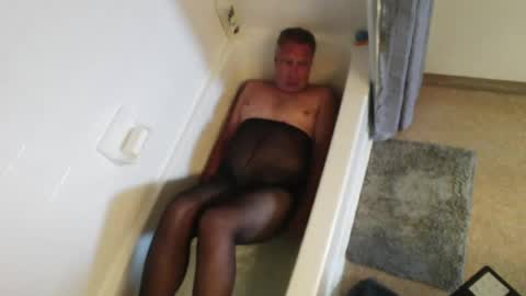 Snapshot of mjeffrey460699861 chatting on 06-16-26, 06:10 mjeffrey460699861 online show from 06-16-26, 06:10
