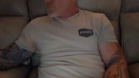 Snapshot of mjg175 chatting on 02-02-25, 06:10 SexyRed online show from 02-02-25, 06:10