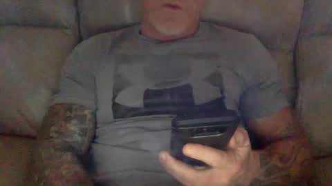 Snapshot of mjg175 chatting on 02-04-25, 05:55 SexyRed online show from 02-04-25, 05:55