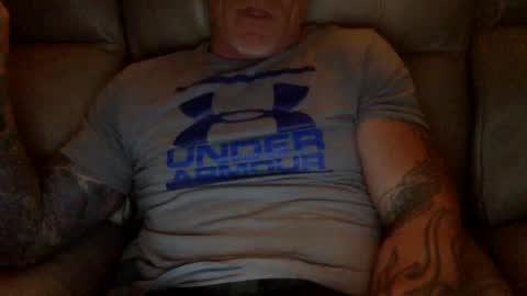 Snapshot of mjg175 chatting on 02-14-25, 04:47 SexyRed online show from 02-14-25, 04:47