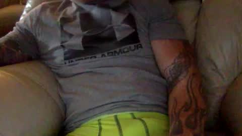 Snapshot of mjg175 chatting on 10-17-25, 04:42 SexyRed online show from 10-17-25, 04:42