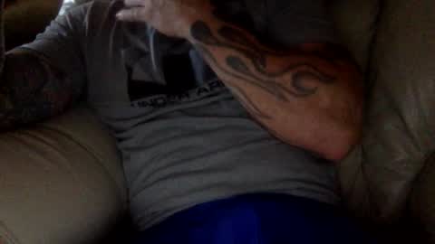 Snapshot of mjg175 chatting on 10-21-25, 05:13 SexyRed online show from 10-21-25, 05:13