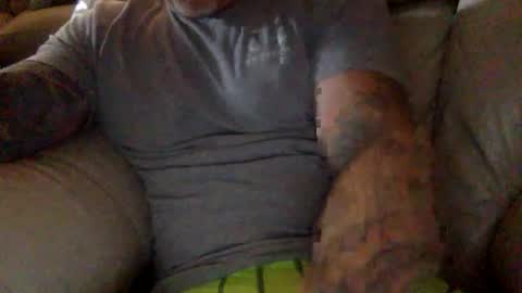 Snapshot of mjg175 chatting on 01-09-26, 05:37 SexyRed online show from 01-09-26, 05:37