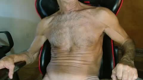 Snapshot of mjmadurengue chatting on 05-27-26, 05:04 Mario jose online show from 05-27-26, 05:04