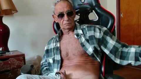 Snapshot of mjmadurengue chatting on 05-28-26, 05:10 Mario jose online show from 05-28-26, 05:10