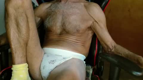 Snapshot of mjmadurengue chatting on 06-11-26, 12:32 Mario jose online show from 06-11-26, 12:32