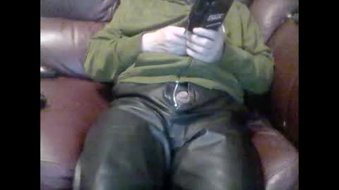 Leather Pants online show from 10-10-25, 09:47