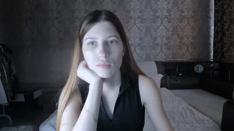 Lili online show from 10-12-25, 11:09