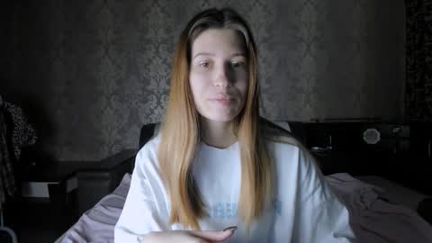 Lili online show from 10-20-25, 09:10