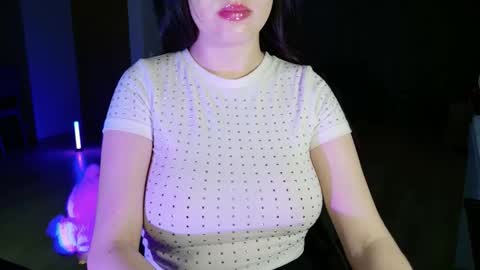 Snapshot of mmm_sweety_kitty chatting on 11-21-25, 06:06 mmm_sweety_kitty online show from 11-21-25, 06:06