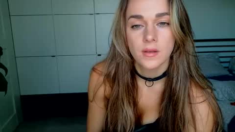 mmminnie online show from 10-31-25, 02:40