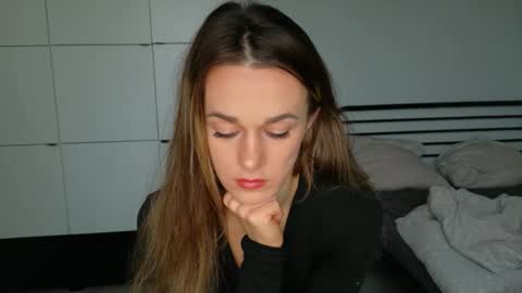 mmminnie online show from 12-15-25, 01:15