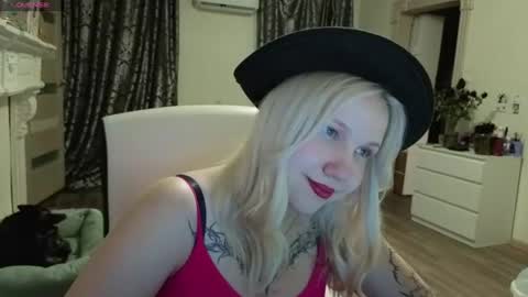 Snapshot of mmonlytiny chatting on 07-25-26, 05:43 Margo online show from 07-25-26, 05:43
