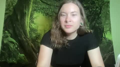 Snapshot of mo0n_goddess chatting on 06-13-26, 05:38 Misty online show from 06-13-26, 05:38