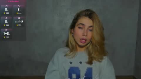 Snapshot of moanamo chatting on 01-18-26, 12:20 Princess Moana online show from 01-18-26, 12:20