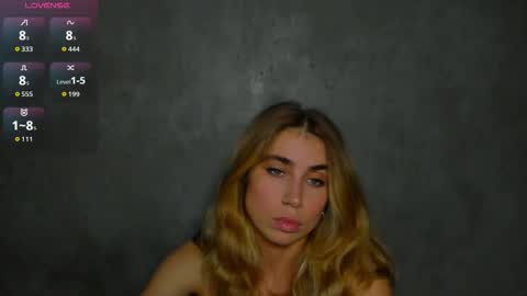 Snapshot of moanamo chatting on 03-29-26, 01:44 Princess Moana online show from 03-29-26, 01:44