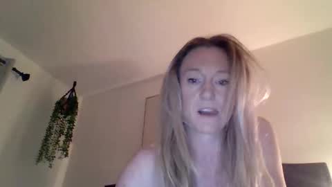 mockingbirds91 online show from 05-10-26, 04:06