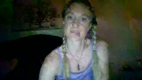 Snapshot of mockingbirds91 chatting on 06-19-26, 04:06 mockingbirds91 online show from 06-19-26, 04:06