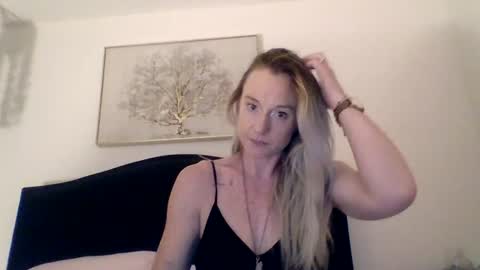 Snapshot of mockingbirds91 chatting on 07-05-26, 02:40 mockingbirds91 online show from 07-05-26, 02:40