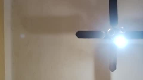 Snapshot of modelo_web18 chatting on 09-28-25, 08:25 camilo online show from 09-28-25, 08:25