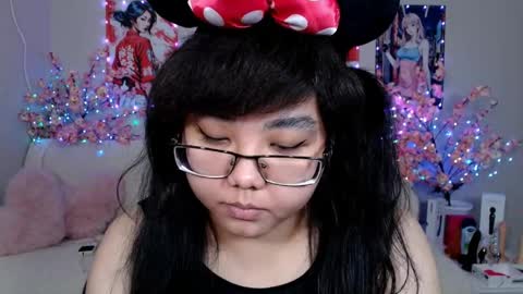 Snapshot of moertomlly chatting on 04-23-26, 03:41 Molly online show from 04-23-26, 03:41