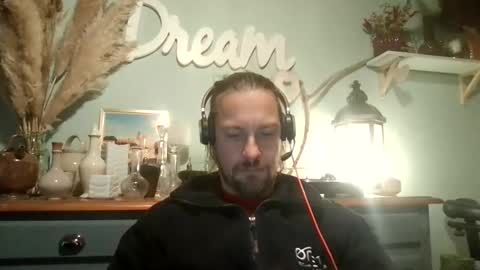 Julien online show from 01-12-26, 03:50