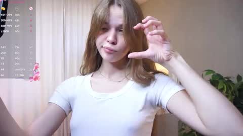 Snapshot of moirebroady chatting on 09-19-25, 11:00 Laura online show from 09-19-25, 11:00