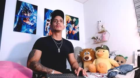 Snapshot of moises_paez chatting on 01-06-25, 11:42 Moises Paez online show from 01-06-25, 11:42