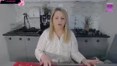 erika online show from 01-10-26, 07:43