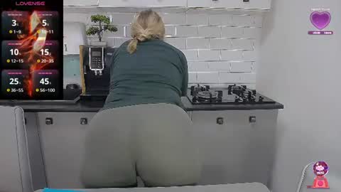 Snapshot of mojjo_erika chatting on 06-22-26, 10:23 erika online show from 06-22-26, 10:23