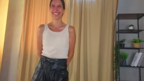 Snapshot of mokamochi chatting on 08-01-26, 07:40 Mia online show from 08-01-26, 07:40