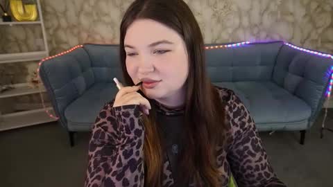 Snapshot of molinmoon chatting on 02-02-26, 09:02 Rosa online show from 02-02-26, 09:02