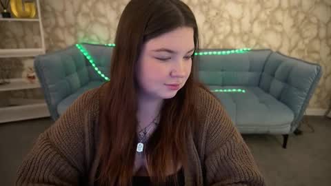 Snapshot of molinmoon chatting on 02-03-26, 08:36 Rosa online show from 02-03-26, 08:36