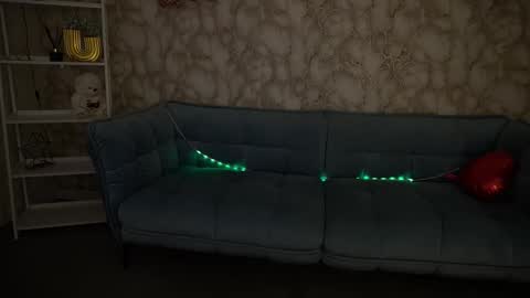 Snapshot of molinmoon chatting on 02-09-26, 08:35 Rosa online show from 02-09-26, 08:35