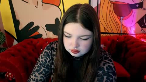 Snapshot of molinmoon chatting on 02-27-26, 08:20 Rosa online show from 02-27-26, 08:20