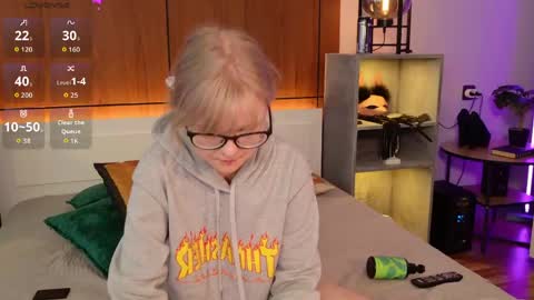 moliqin online show from 04-25-26, 01:41