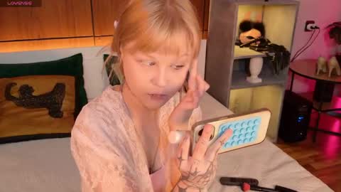 Snapshot of moliqin chatting on 05-13-26, 07:50 moliqin online show from 05-13-26, 07:50