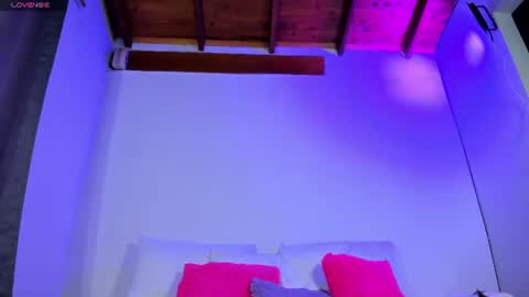 M o L l i E  online show from 07-27-26, 10:28