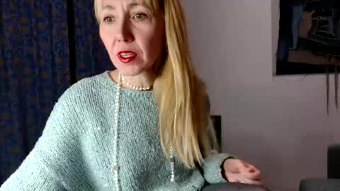 Snapshot of molliart chatting on 02-02-26, 06:06 molliart online show from 02-02-26, 06:06