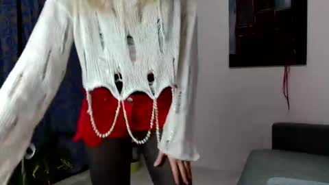 Snapshot of molliart chatting on 02-17-26, 07:31 molliart online show from 02-17-26, 07:31