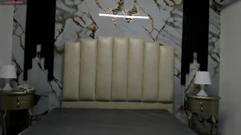 Snapshot of molliebue1 chatting on 06-08-26, 12:16 Hey Guys Im Mollie online show from 06-08-26, 12:16
