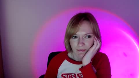 Snapshot of mollilove chatting on 05-12-26, 10:01 mollilove online show from 05-12-26, 10:01