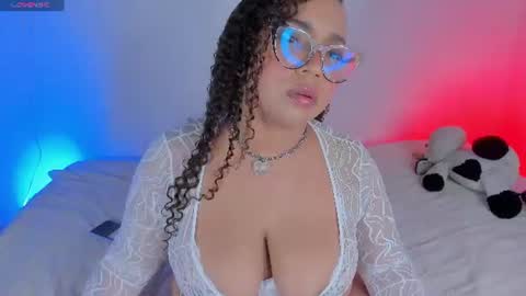 Snapshot of molly_blacke01 chatting on 07-04-26, 03:24 milee online show from 07-04-26, 03:24