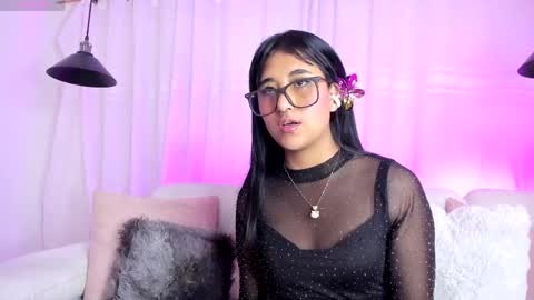 molly_hils789 online show from 05-12-26, 07:44