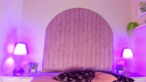 Snapshot of molly_jackson chatting on 02-12-25, 12:12 Molly Jackson online show from 02-12-25, 12:12