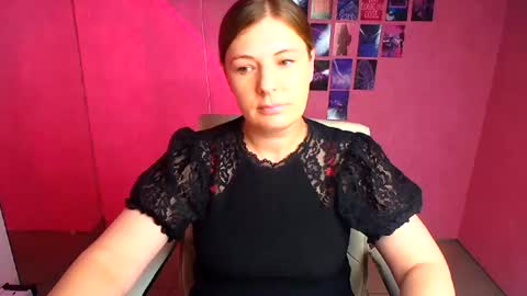 Snapshot of molly_mis chatting on 06-29-26, 11:32 Molly online show from 06-29-26, 11:32